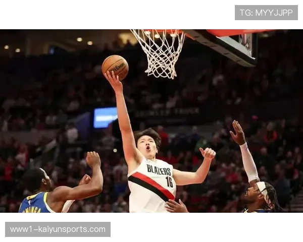 杨瀚森遭遇爵士内线强压防守开拓者外线打法成关键因素