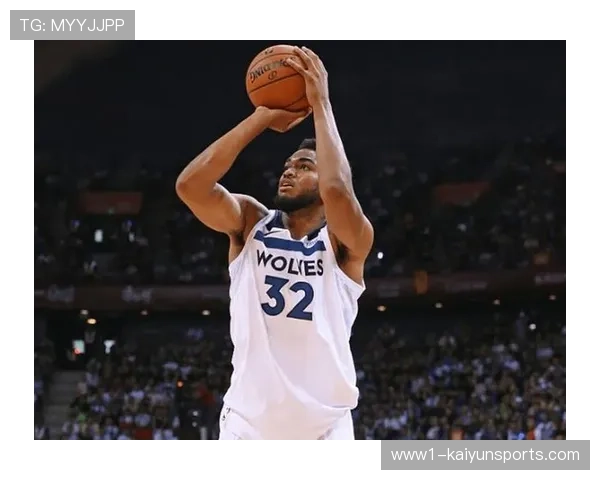 唐斯11.4篮板领跑篮板榜,空间型五号位战术价值持续凸显 唐斯11.4篮板领跑篮板榜,空间型五号位战术价值持续凸显